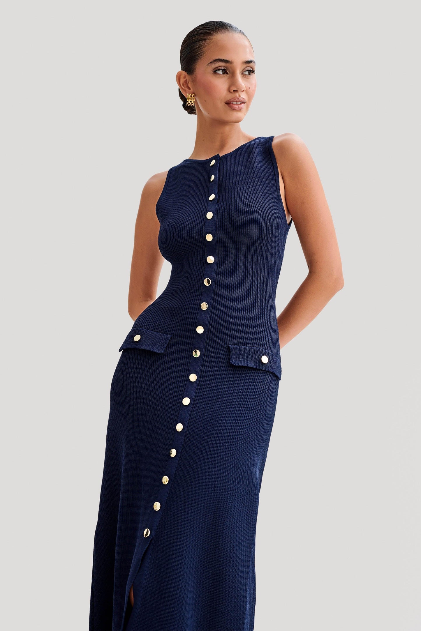 StyleEase Elegant Sleeveless Button-Up Maxi Dress for Women