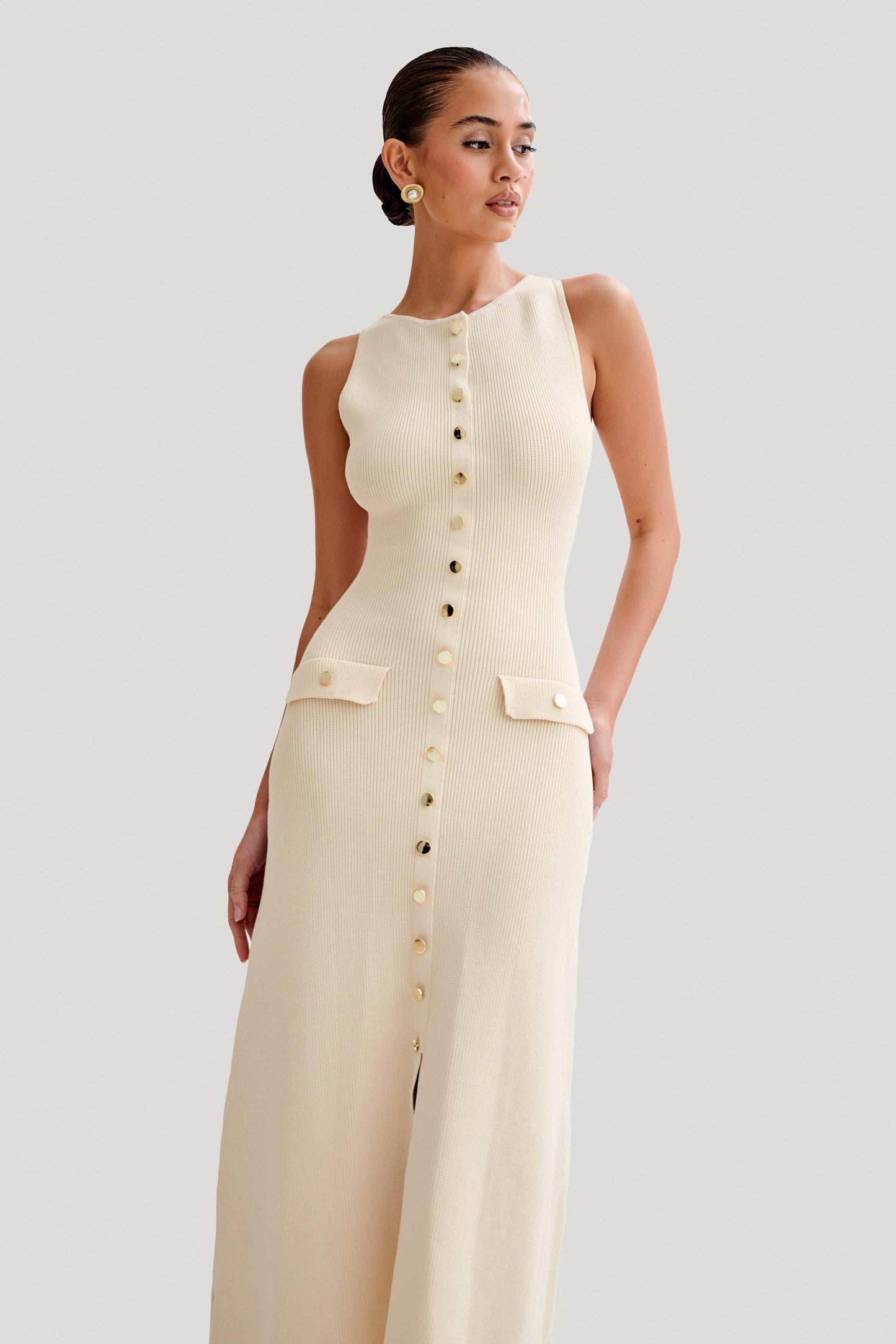 StyleEase Elegant Sleeveless Button-Up Maxi Dress for Women