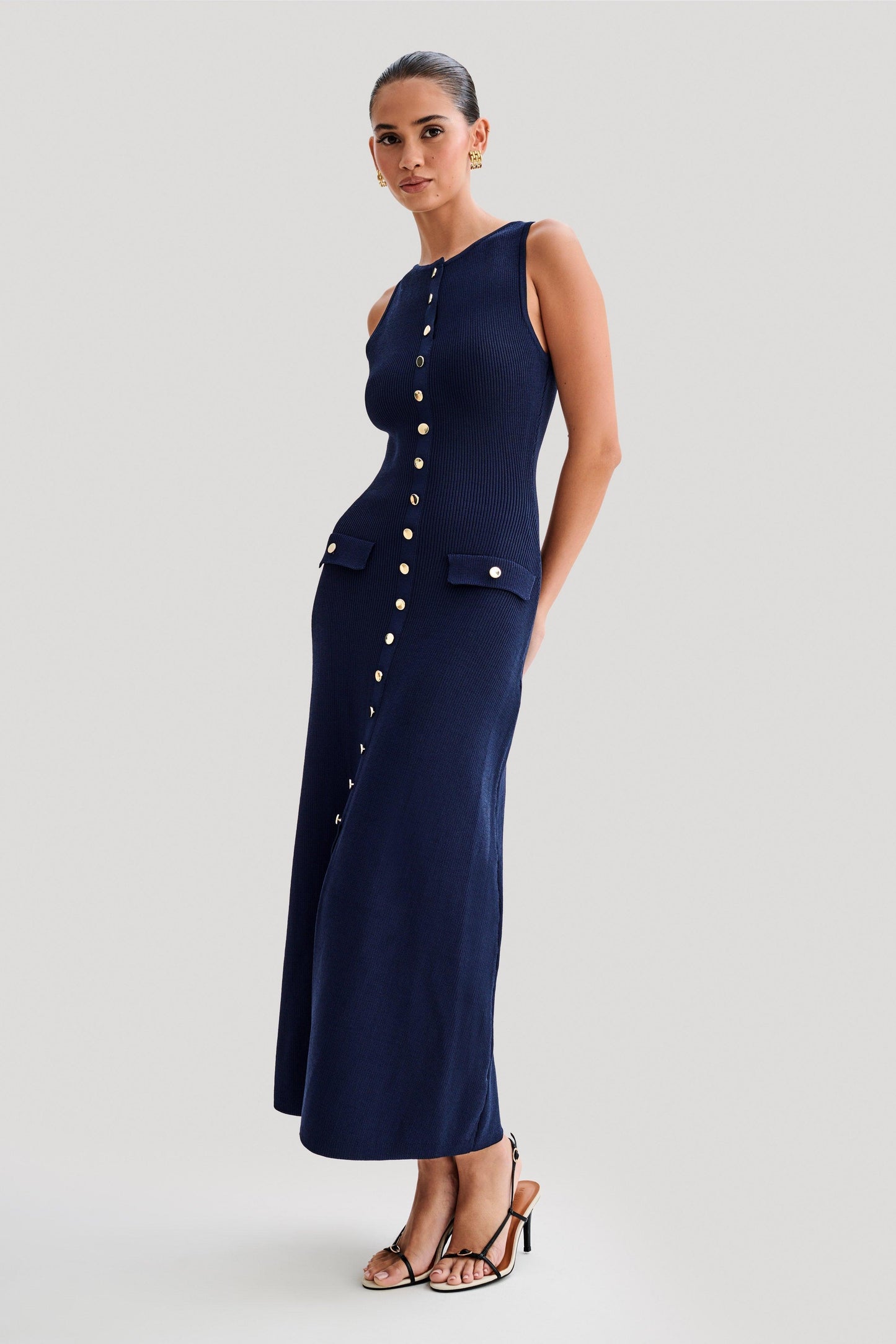 StyleEase Elegant Sleeveless Button-Up Maxi Dress for Women